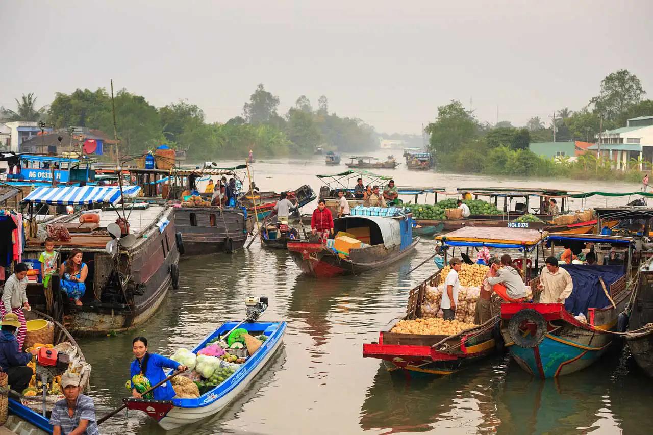 Marché flottant vers Saïgon Vietnam