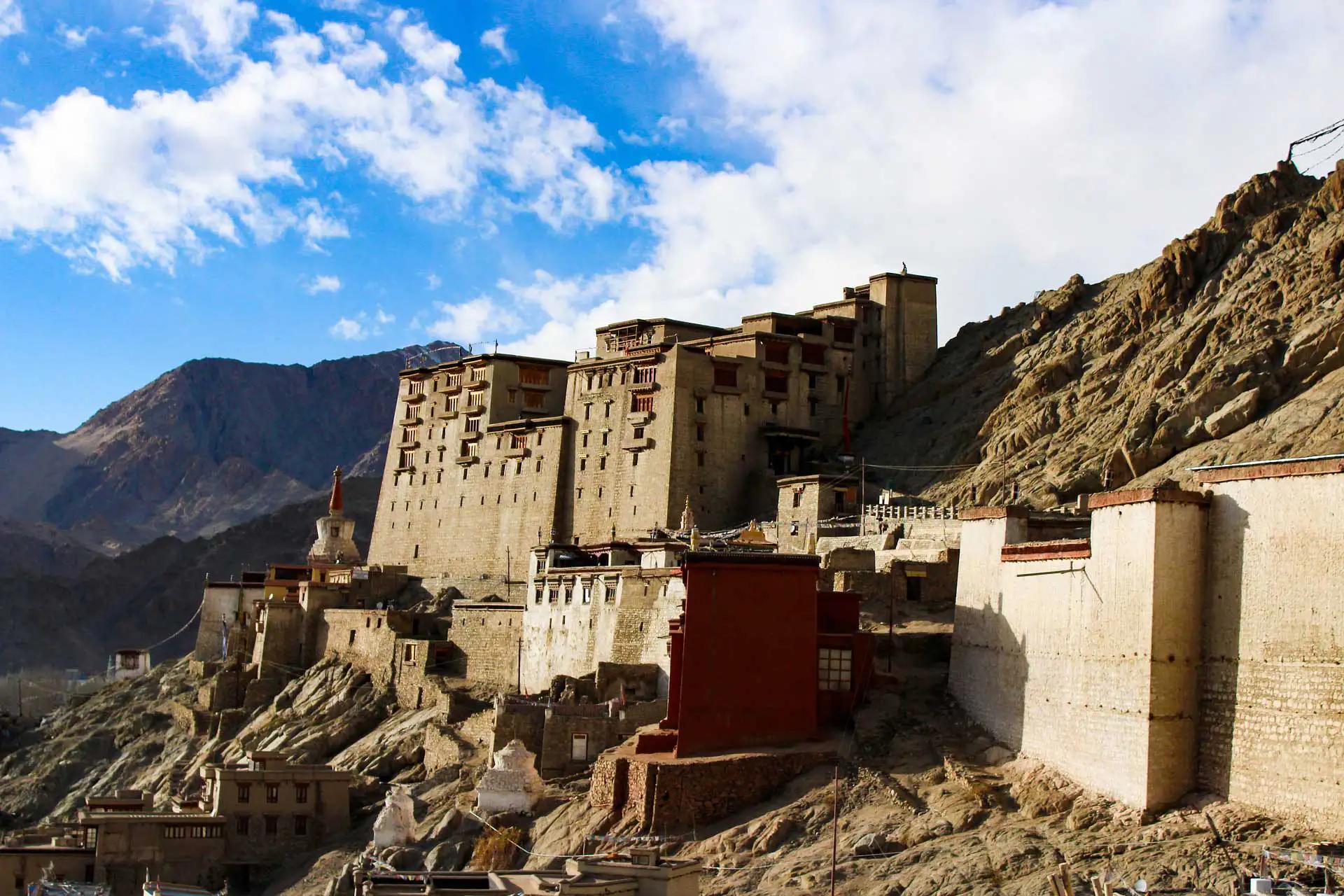 Le fort surplombant la ville de Leh - Ladakh indien