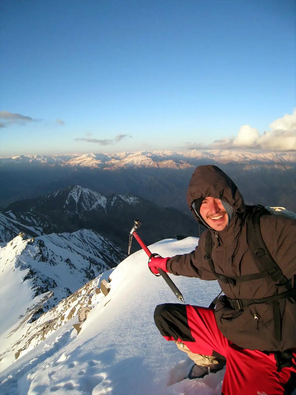 Gravissez les plus hauts sommets de l’Himalaya