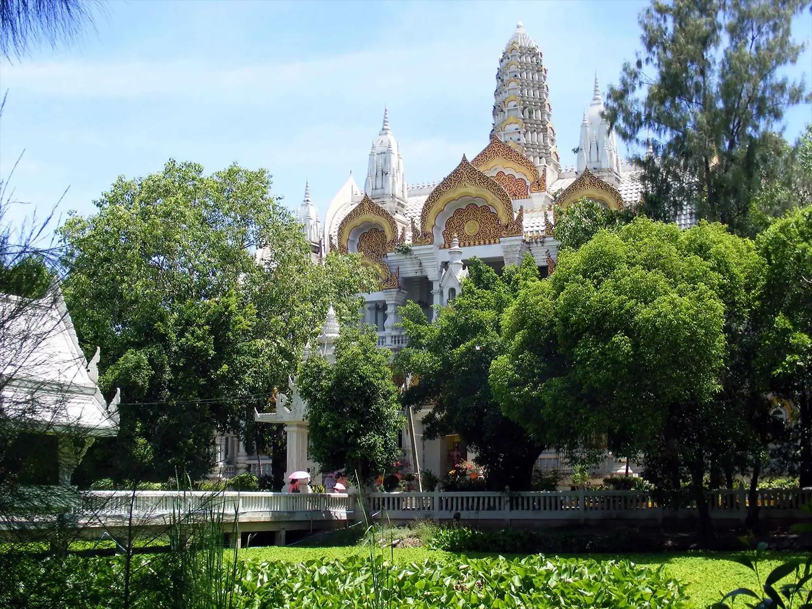 Le Wat Phai Rong Wua à Suphan Buri - Thaïlande