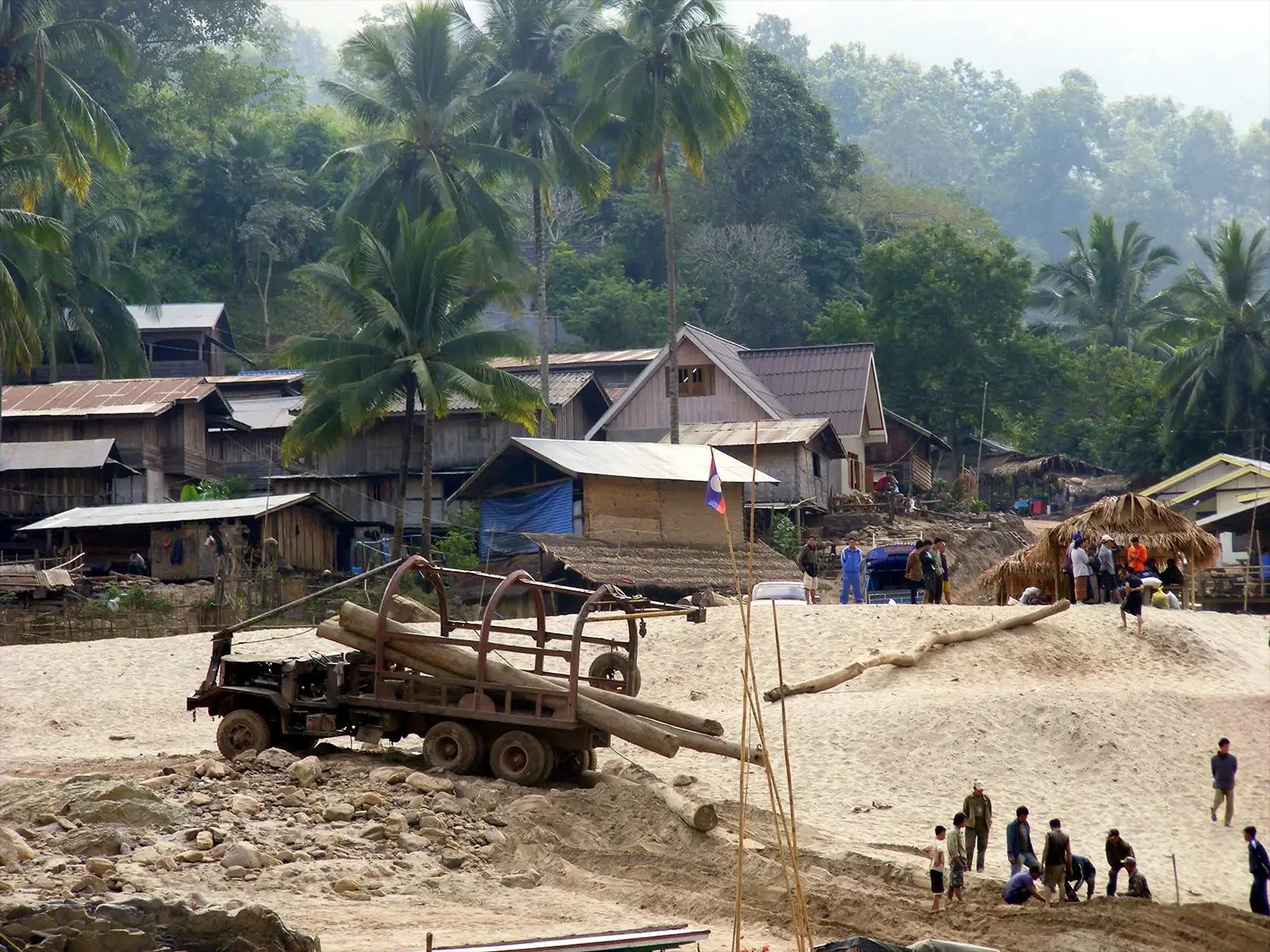 Village reculé au bord du Mékong – Laos