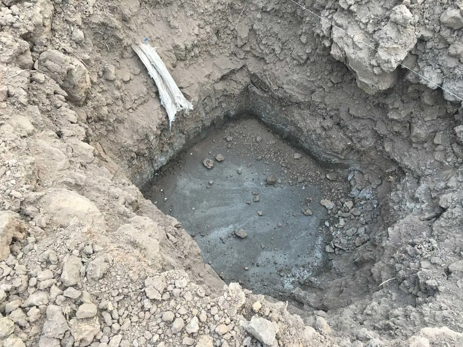 Béton de propreté avant la pose des piliers