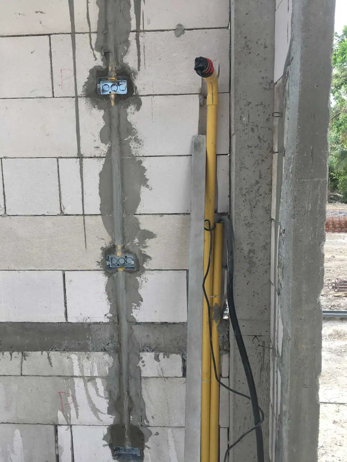 Les blocs de béton cellulaire sont très faciles à poser et à couper