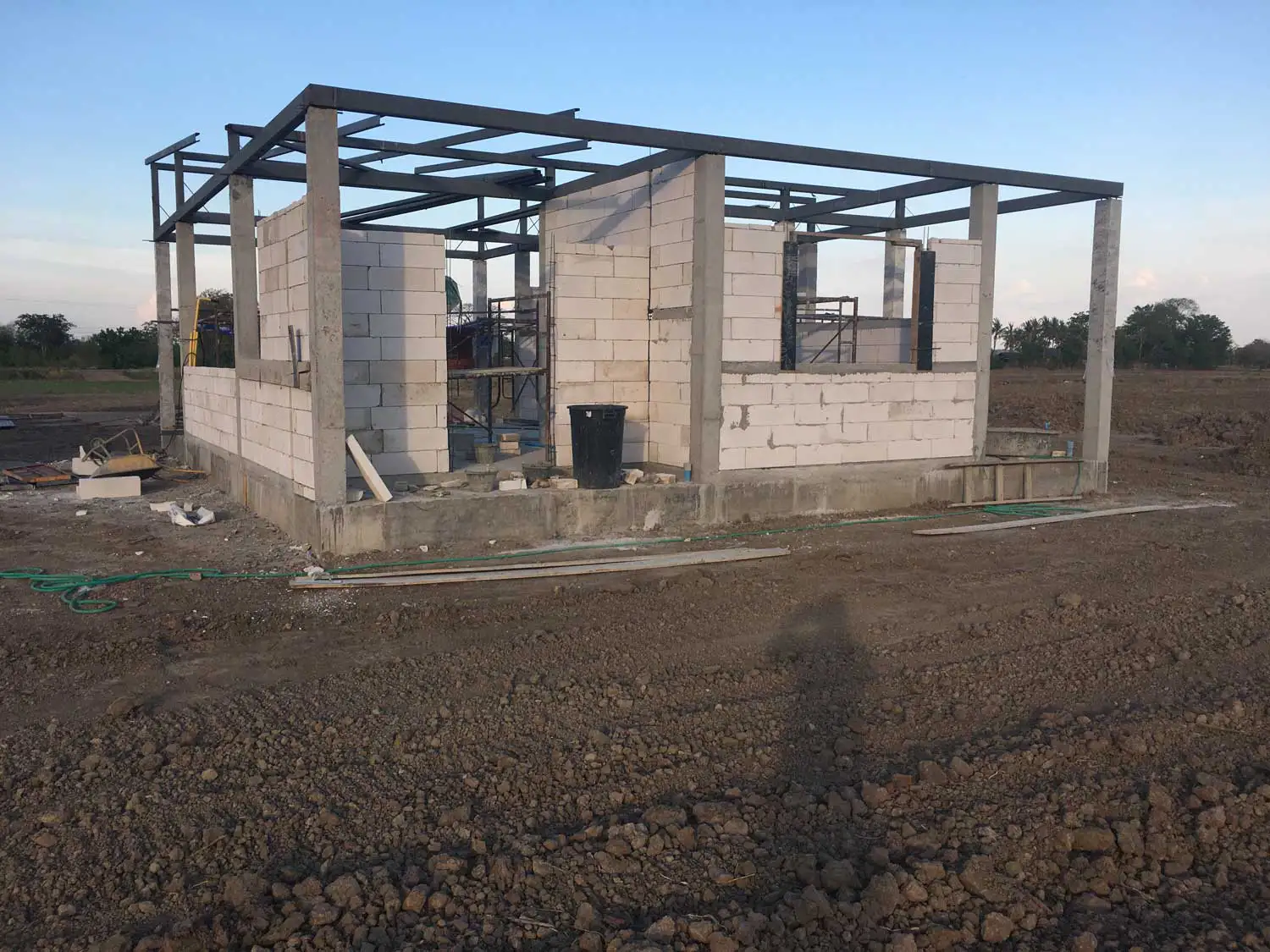 Charpente métallique en cours de soudure