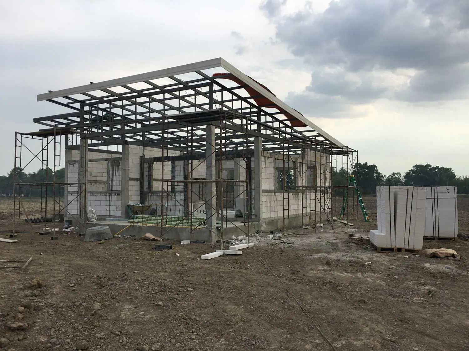 Nouvelle galvanisation de la charpente avant la couverture